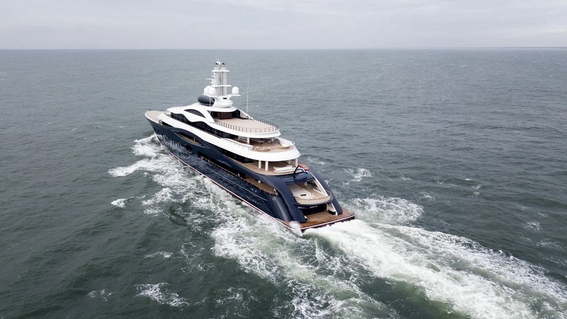 118m Feadship flagship Launchpad spotted on maiden voyage