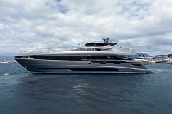 Eighth Mangusta GranSport 33 Makes a Splash