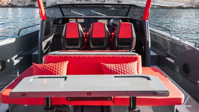 Brabus’s New Flagship Is a Loud, Speedy 45-Foot Dayboat. We Hopped Onboard.