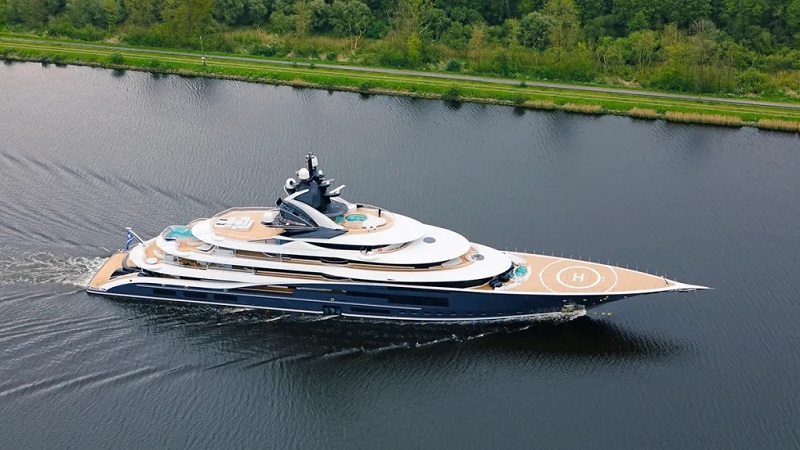 This New 400-Foot Gigayacht Has 3 Pools and an Underwater Lounge