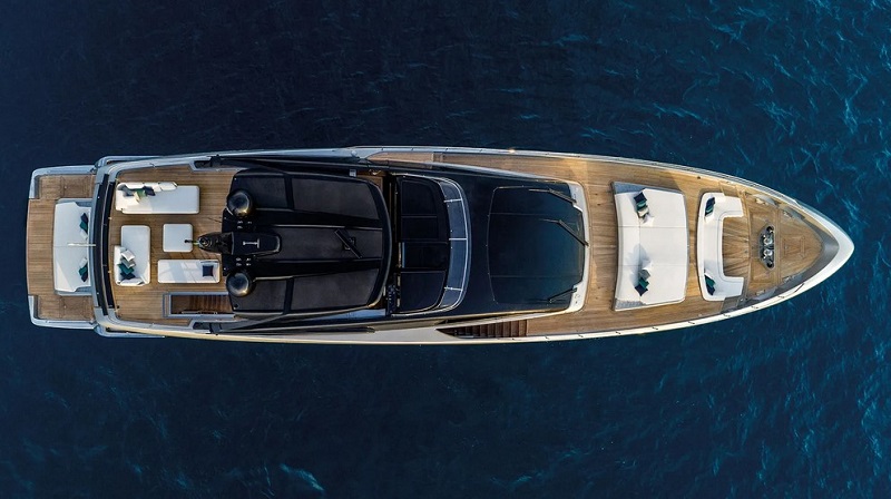 31m Riva motor yacht Stile di Vita joins market