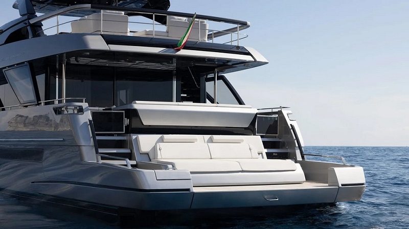 31m Riva motor yacht Stile di Vita joins market