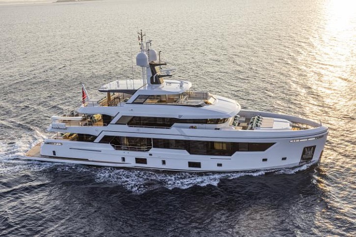 38m Emocean Sold by Camper and Nicholsons