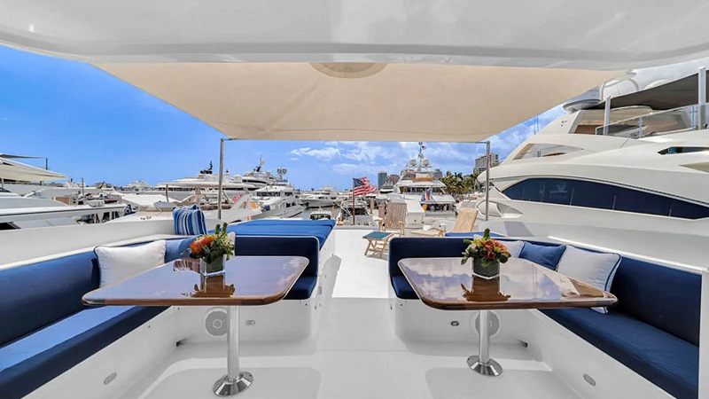 26m Burger motor yacht Checkers open to offers