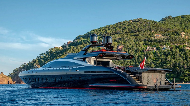 50m Mangusta yacht Black Legend joins the market