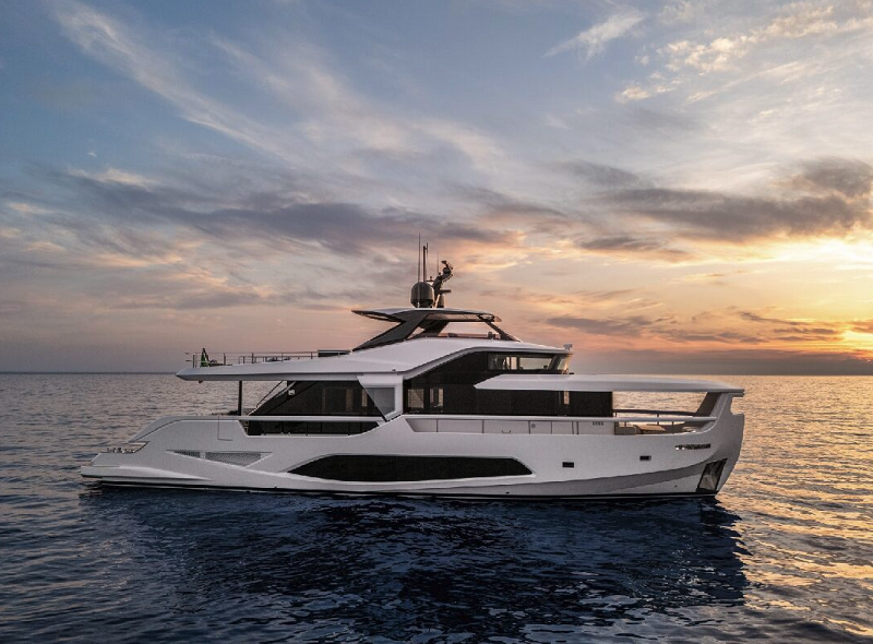 A Closer Look at Ferretti Yachts INFYNITO 80