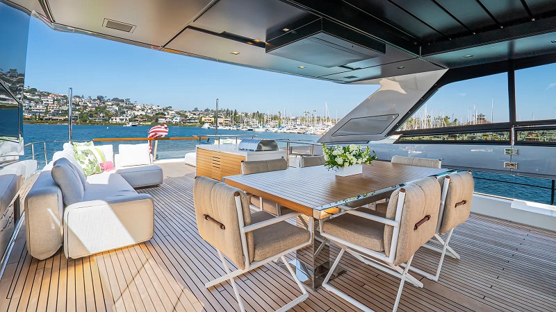 Further 0k price drop on 31m Sanlorenzo motor yacht Genoa