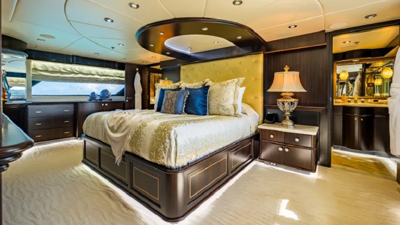 Further 0K price drop on 43m Christensen motor yacht Grade I