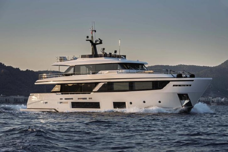 28m Custom Line Navetta 30 Belle Ile Now for Sale