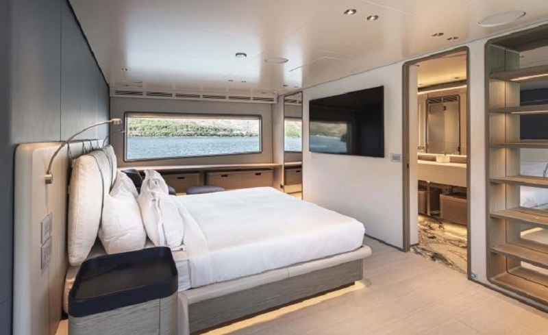 28m Custom Line Navetta 30 Belle Ile Now for Sale