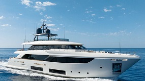 €500k price drop on 33m Custom Line motor yacht Mac One