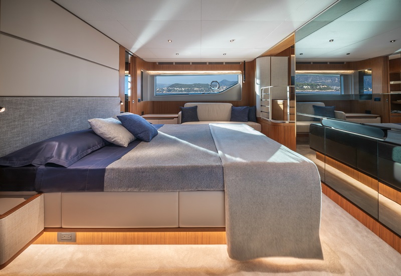 Ferretti Yachts Unveils the New 670