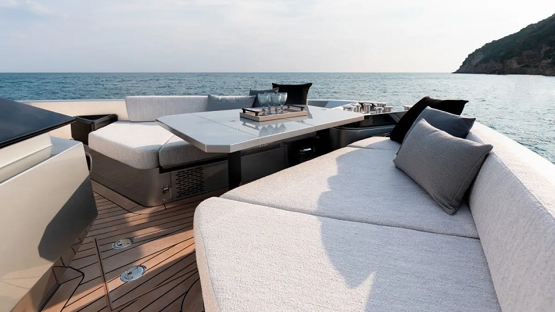 This New 70-Foot Weekend Cruiser Has a Salon That Doubles as a Solarium