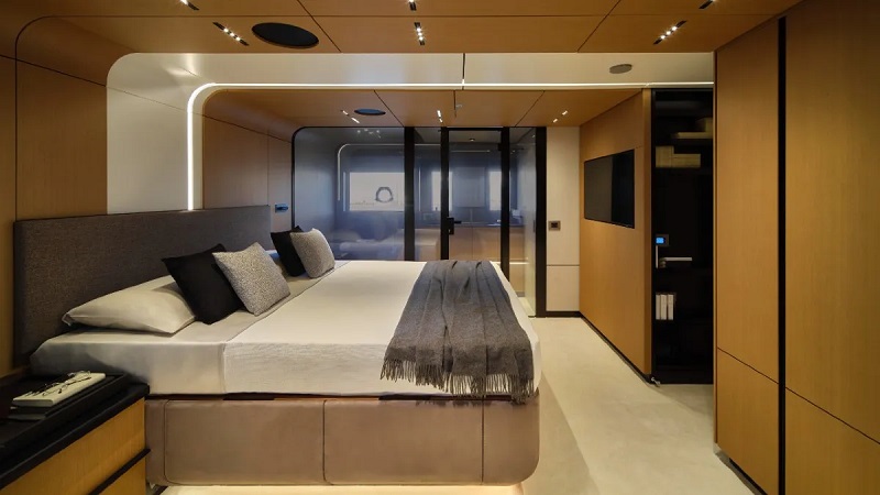 This New 70-Foot Weekend Cruiser Has a Salon That Doubles as a Solarium