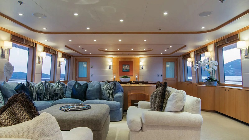 max-width:100% !important;M price drop on 40m Palmer Johnson yacht 4*Puppies