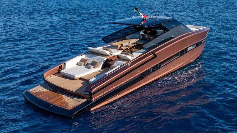 FIART P52: THE QUEEN OF DESIGN SAILS LIKE A STRADIVARIUS