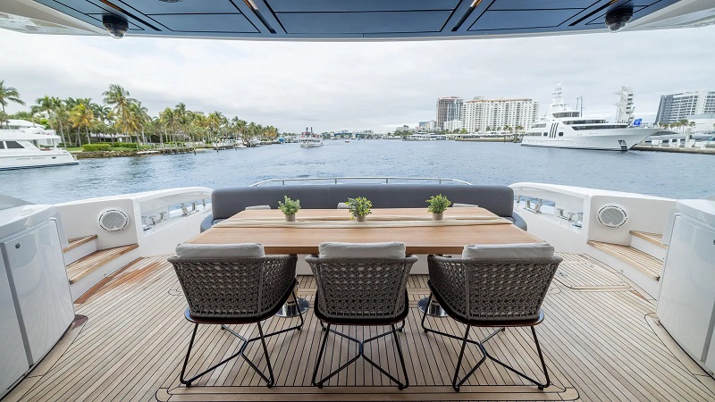 0K price drop announced on 33m Pershing motor yacht Naav