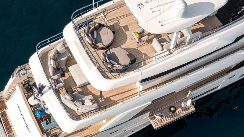 33m Custom Line motor yacht Monkey Fish listed for sale