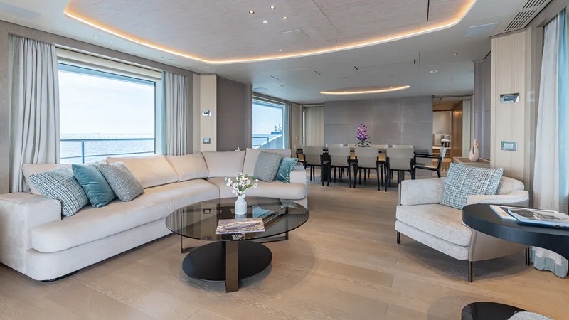 Further 500k price drop on Benetti's 35m motor yacht Abbentures III
