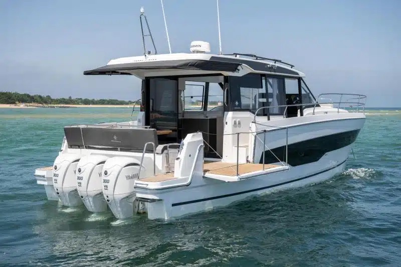 OLUTION OF JEANNEAU: THE NEW CAP CAMARAT AND MERRY FISHER ARE MORE COMFORTABLE THAN EVER