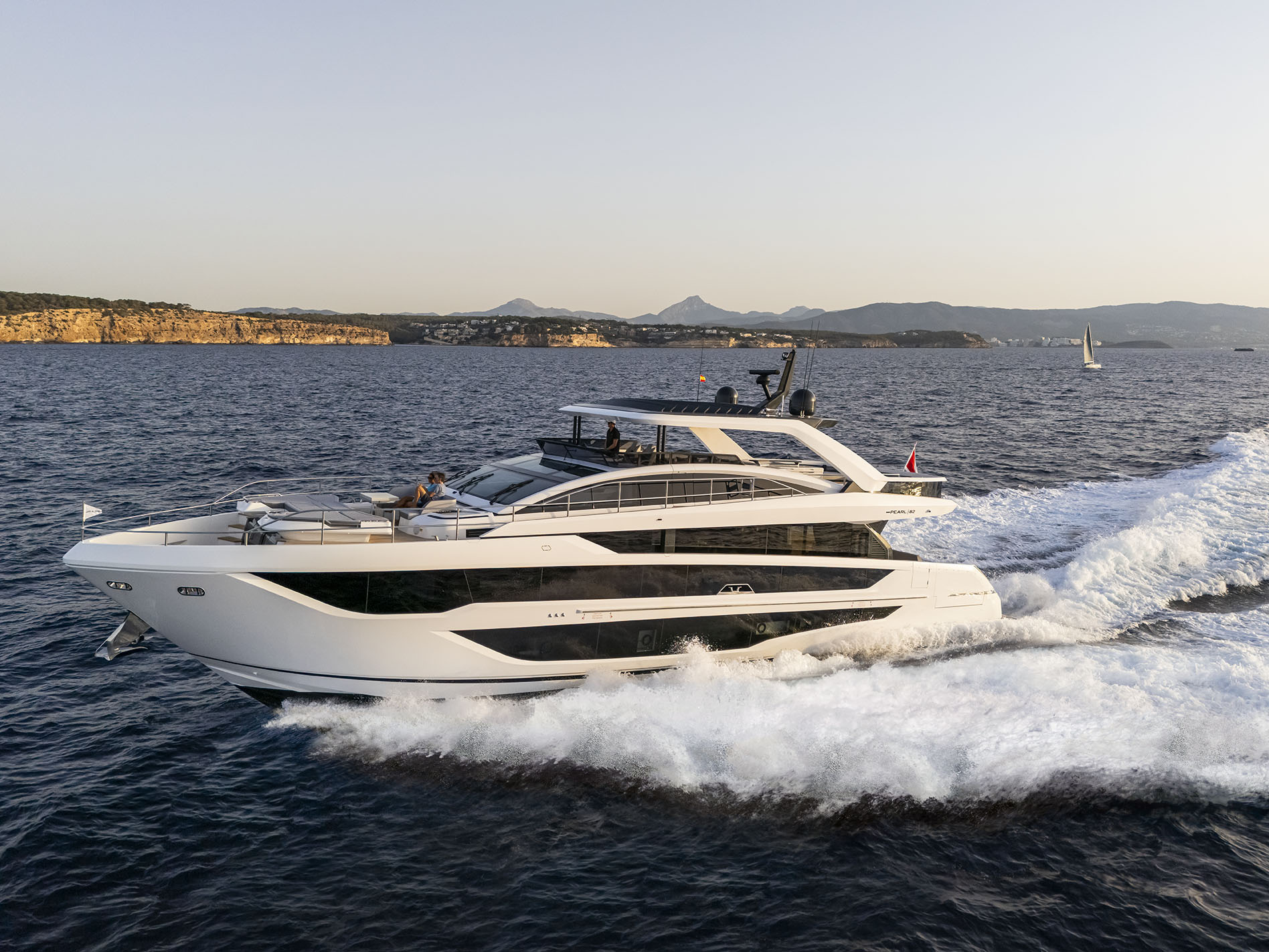Pearl 82 Wins Best Motor Yacht Under 25m at International Yacht and Aviation Awards 2025