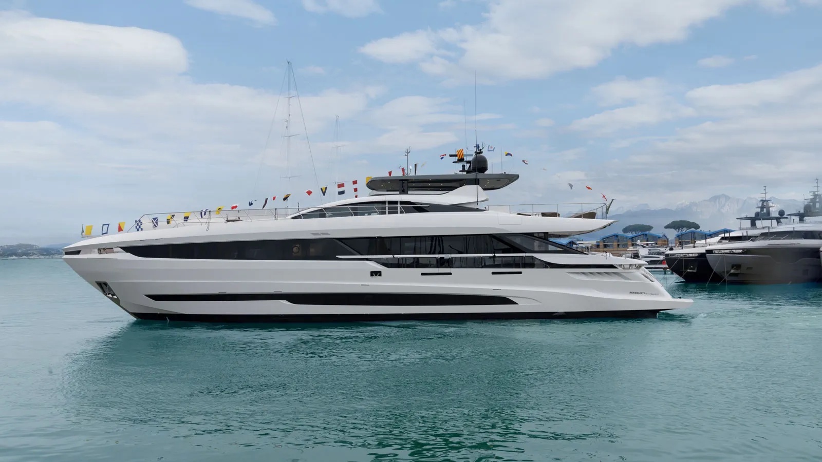 Mangusta GranSport 33 Launched by Overmarine Group