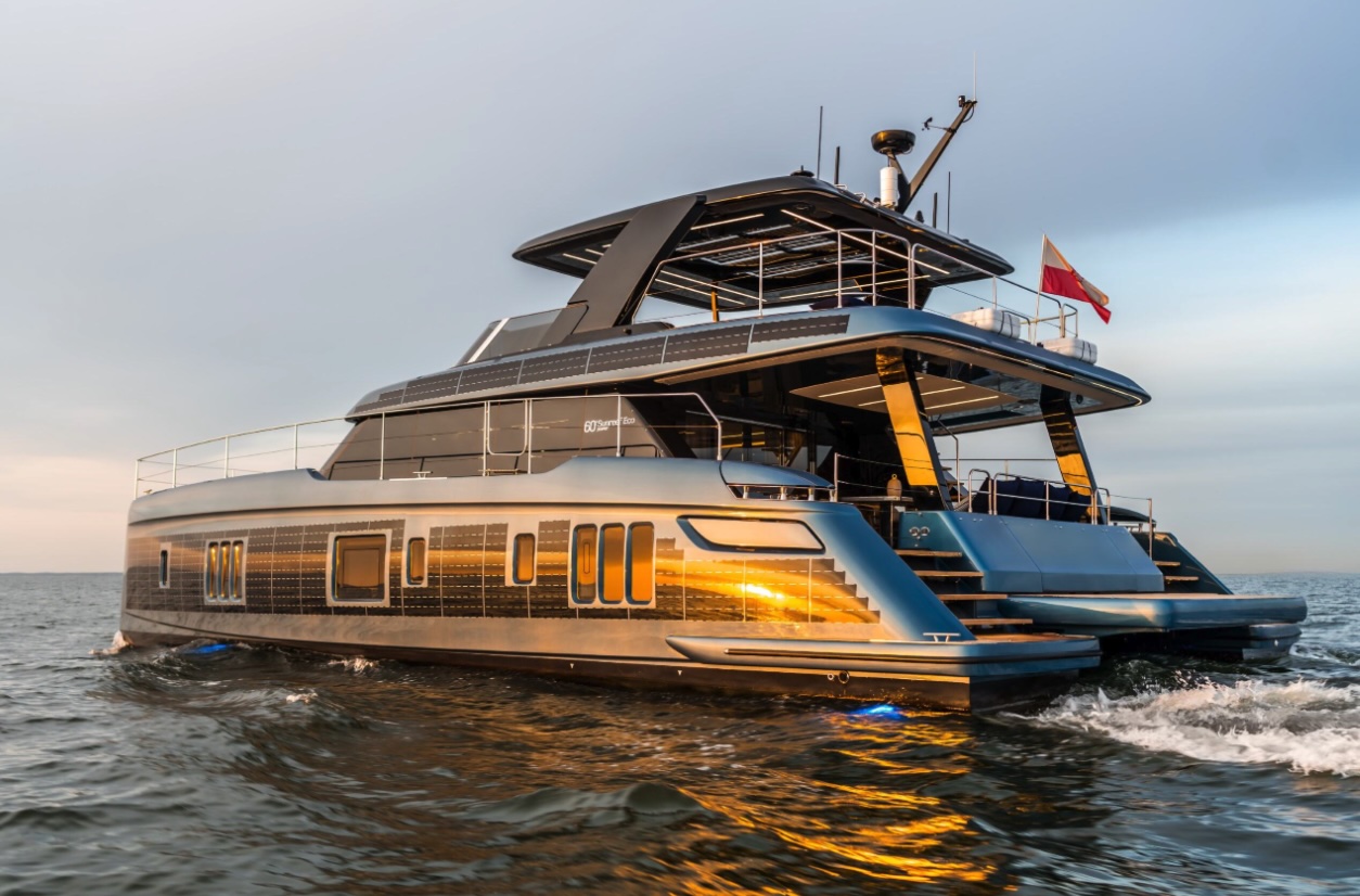 60 Sunreef Power Eco Wins Catamaran of the Year 2025 Award