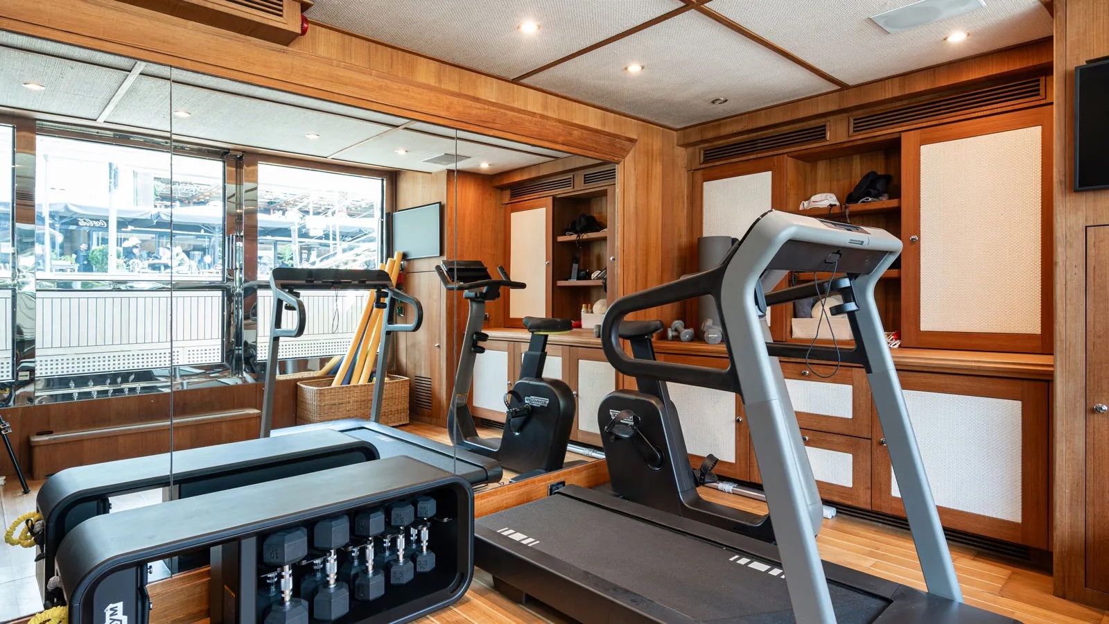 €1 million price reduction on 43m CRN motor yacht Enchantment