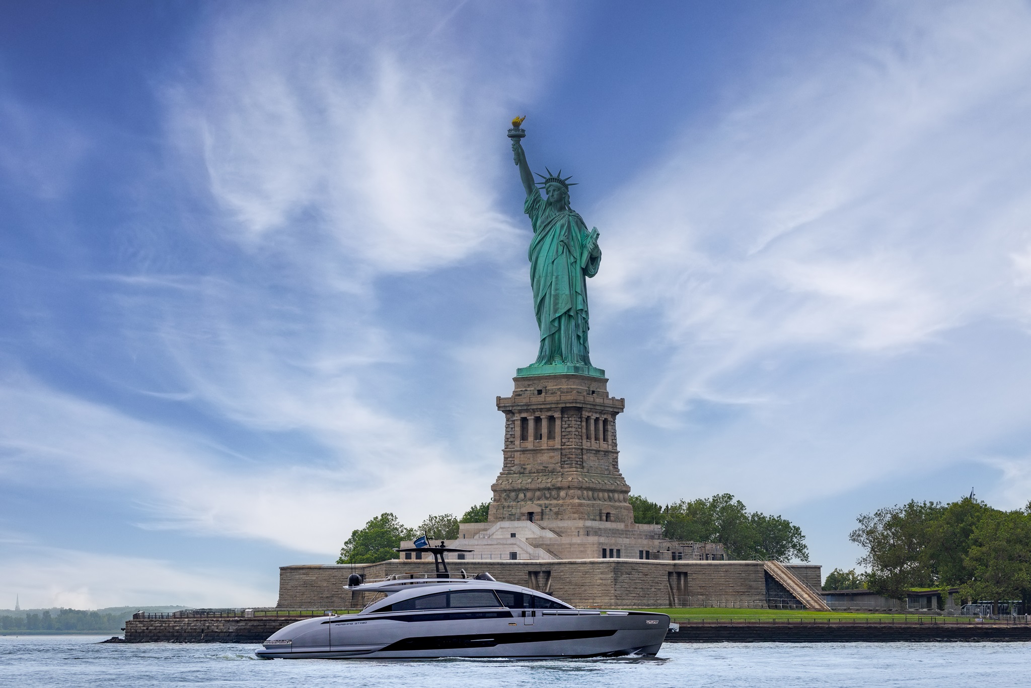 Pershing GTX80 Begins East Coast Tour from New York to Hamptons