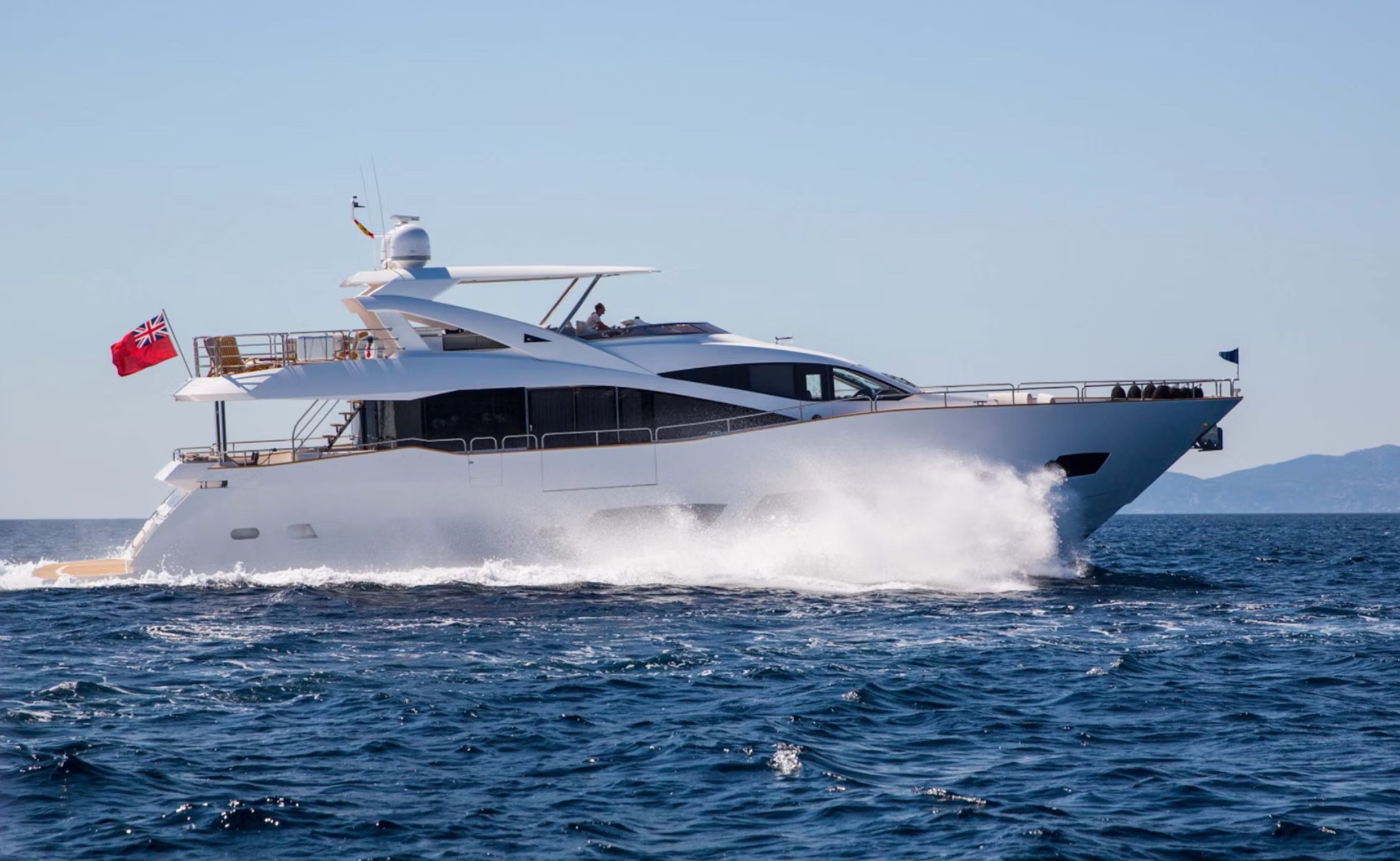 28m Sunseeker Play the Game Yacht Left the Market