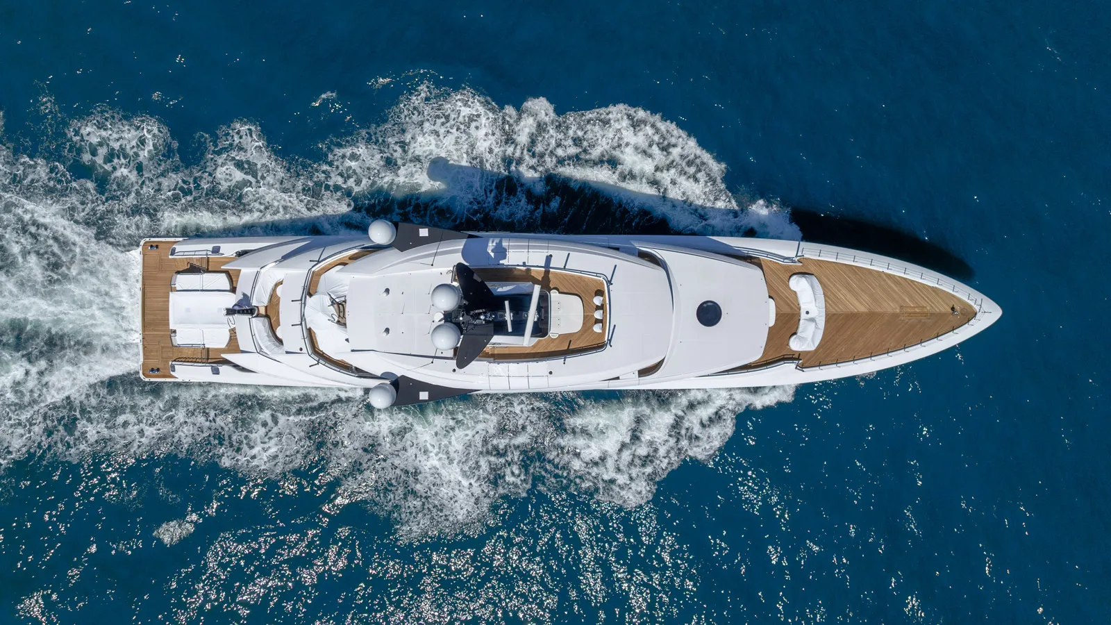 67m full-custom CRN motor yacht Amor à Vida delivered