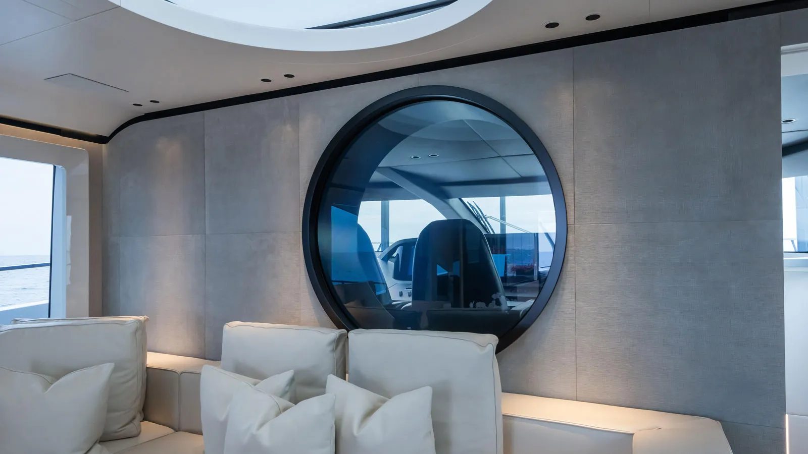 32m Mangusta 104 REV motor yacht Jacqpot sold