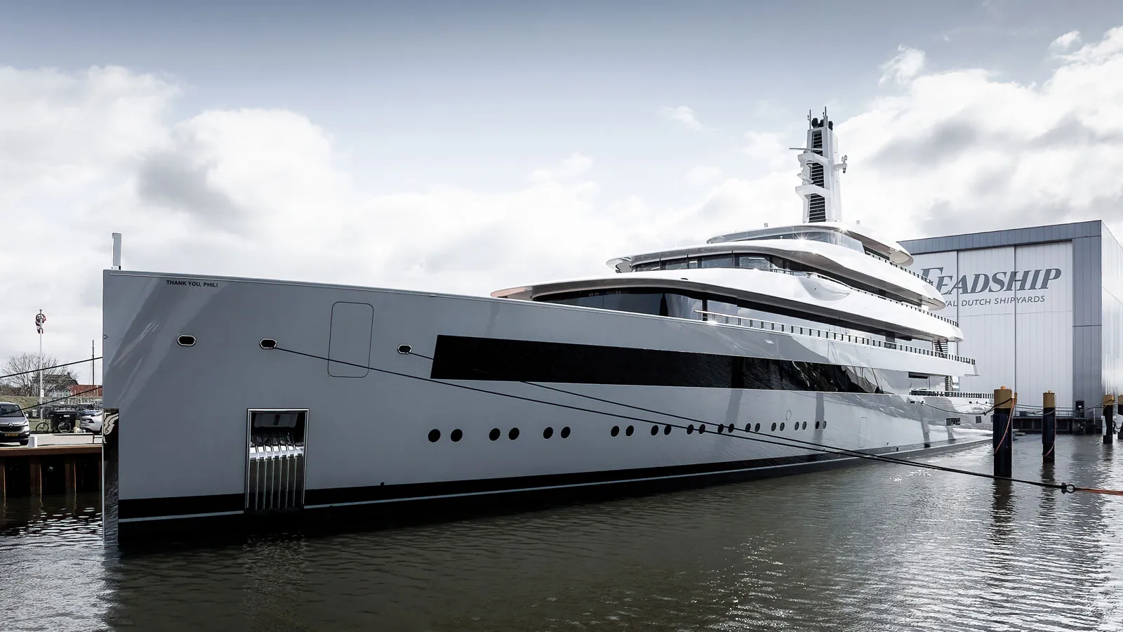 101m Feadship superyacht Moonrise delivered