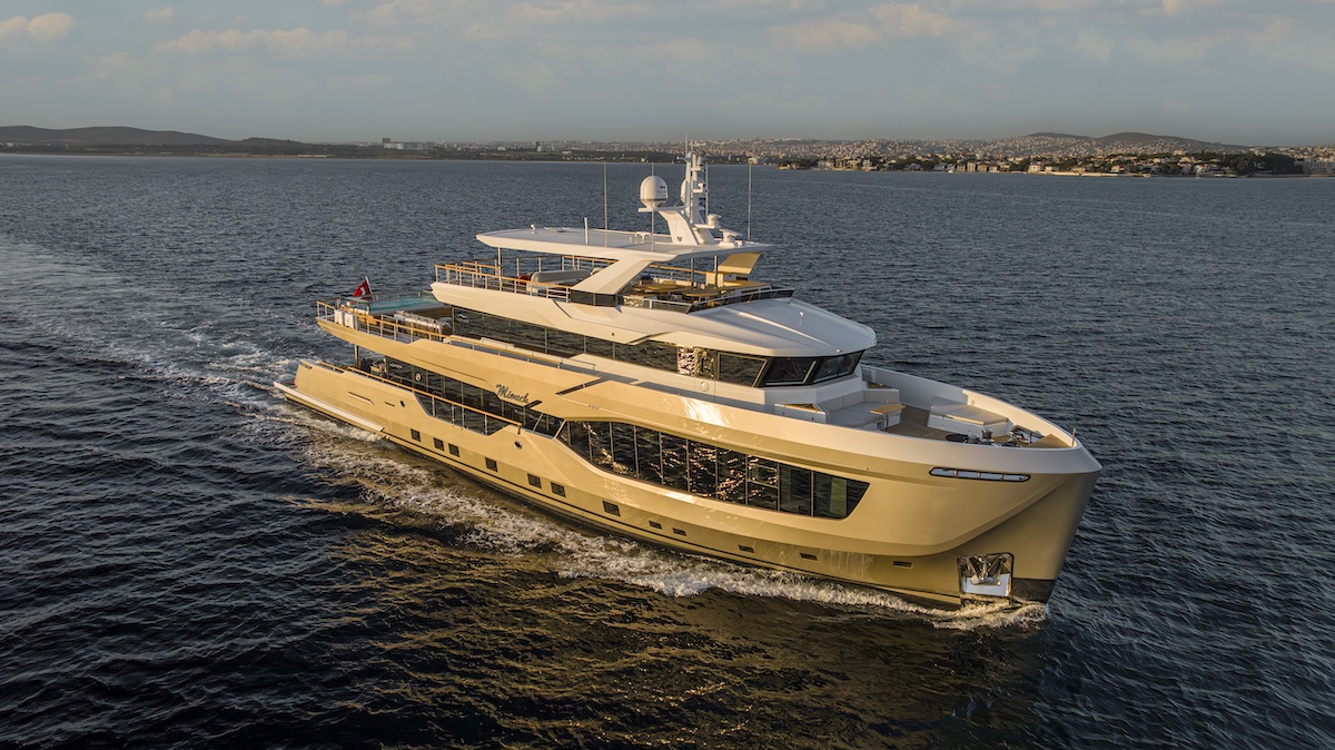 40MXP Numarine Explorer Hits the Water