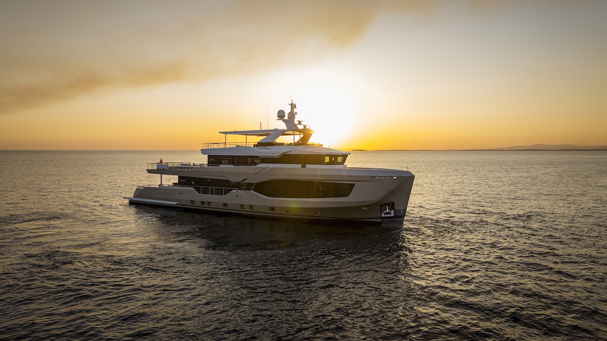 40MXP Numarine Explorer Hits the Water