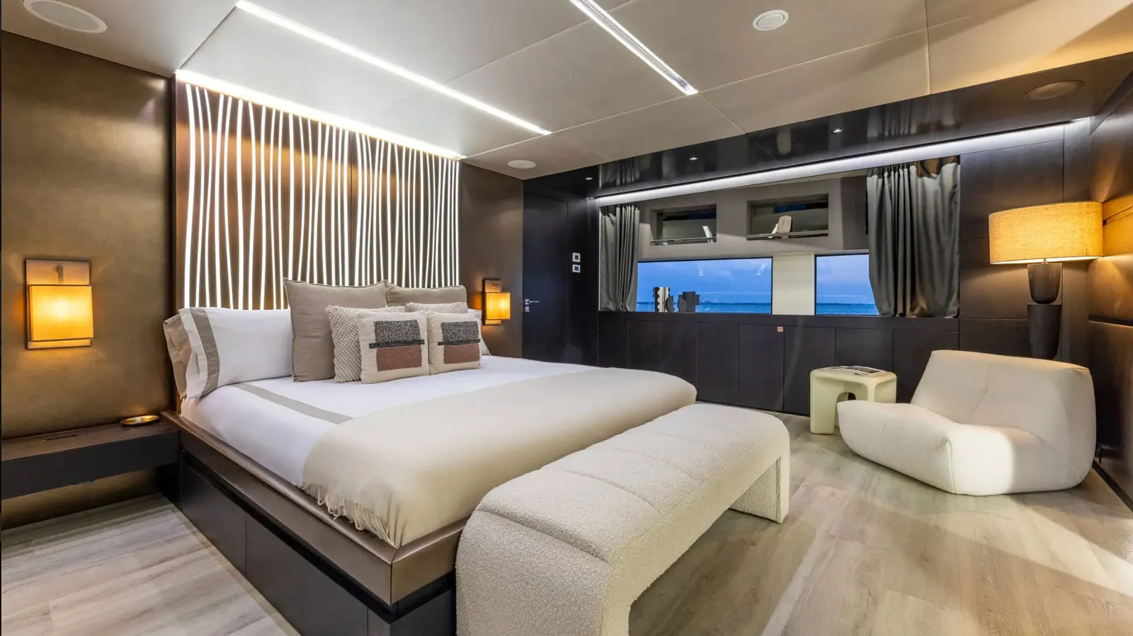 €500k price drop on 40m Admiral motor yacht Maverick