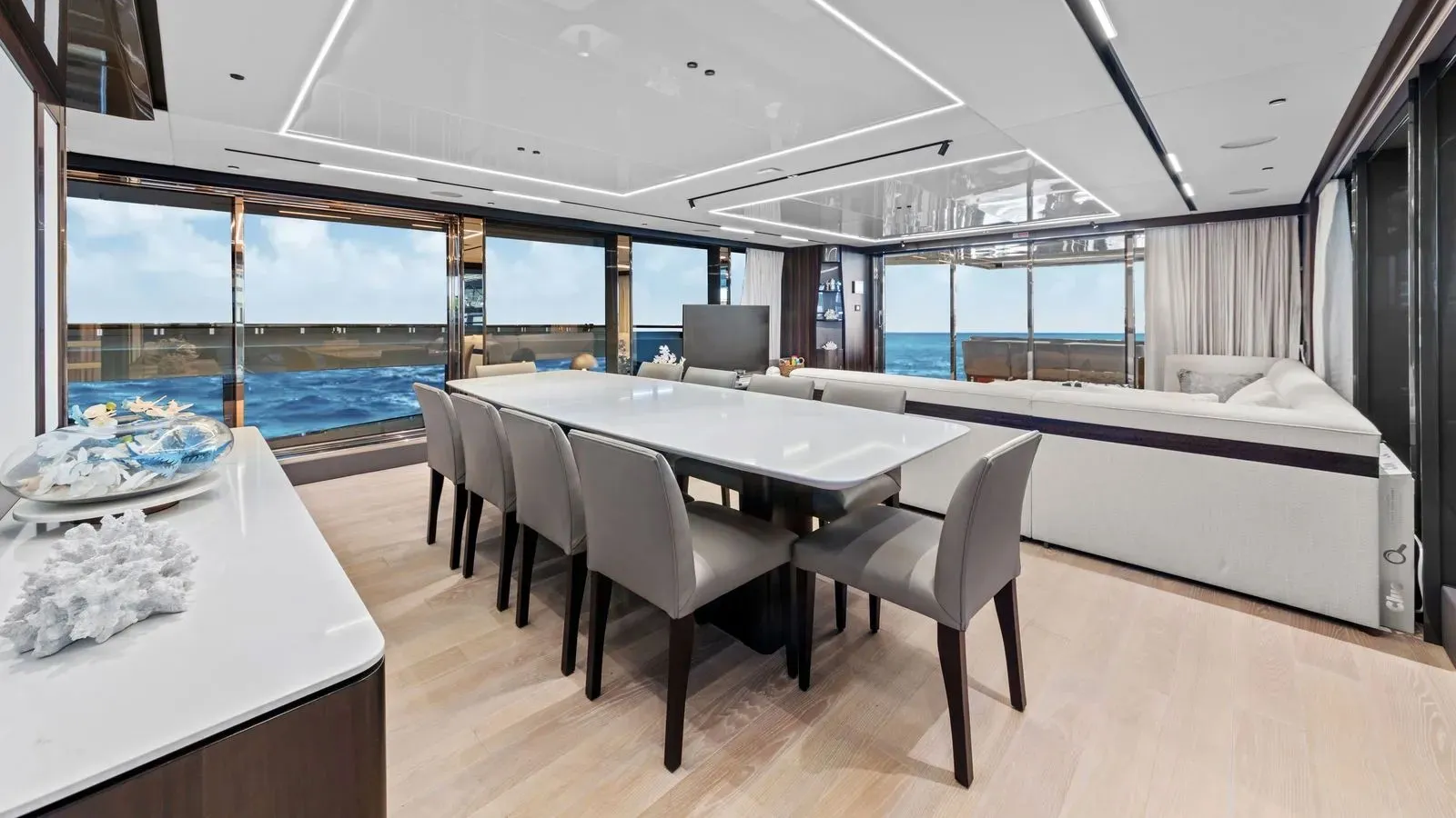 New 30m Sunseeker 100 motor yacht Contessa listed for sale