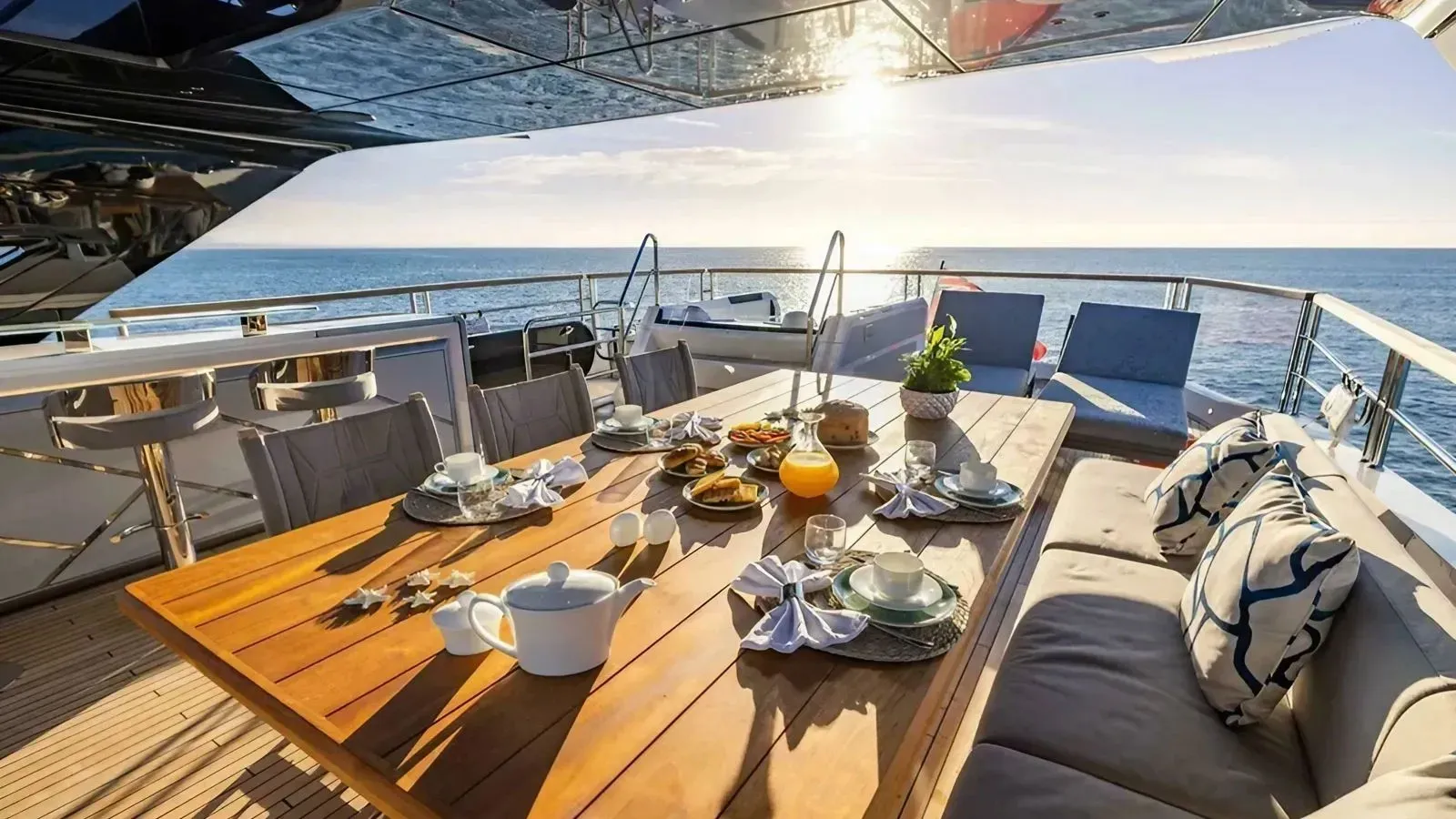 New 30m Sunseeker 100 motor yacht Contessa listed for sale