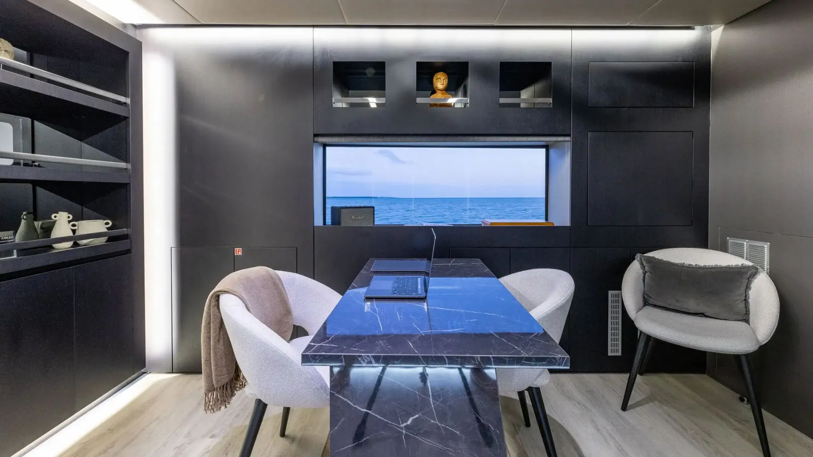 €500k price drop on 40m Admiral motor yacht Maverick