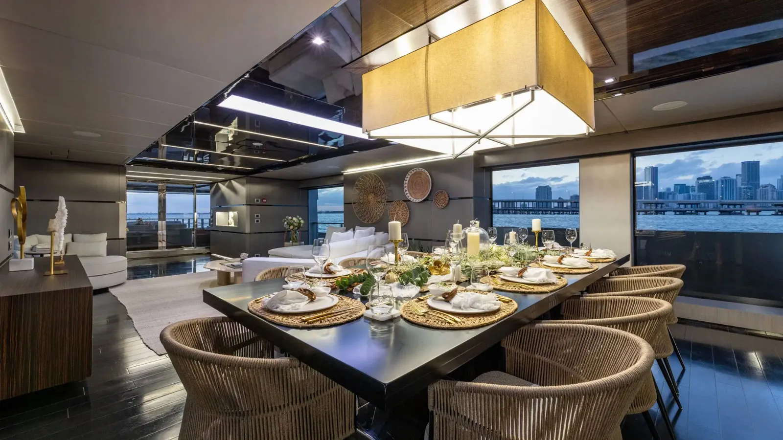 €500k price drop on 40m Admiral motor yacht Maverick