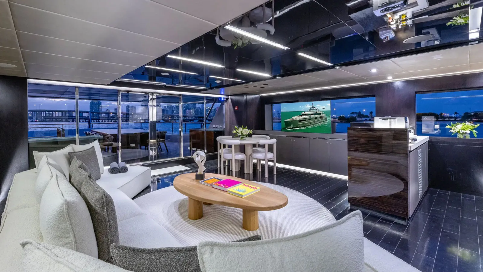 €500k price drop on 40m Admiral motor yacht Maverick