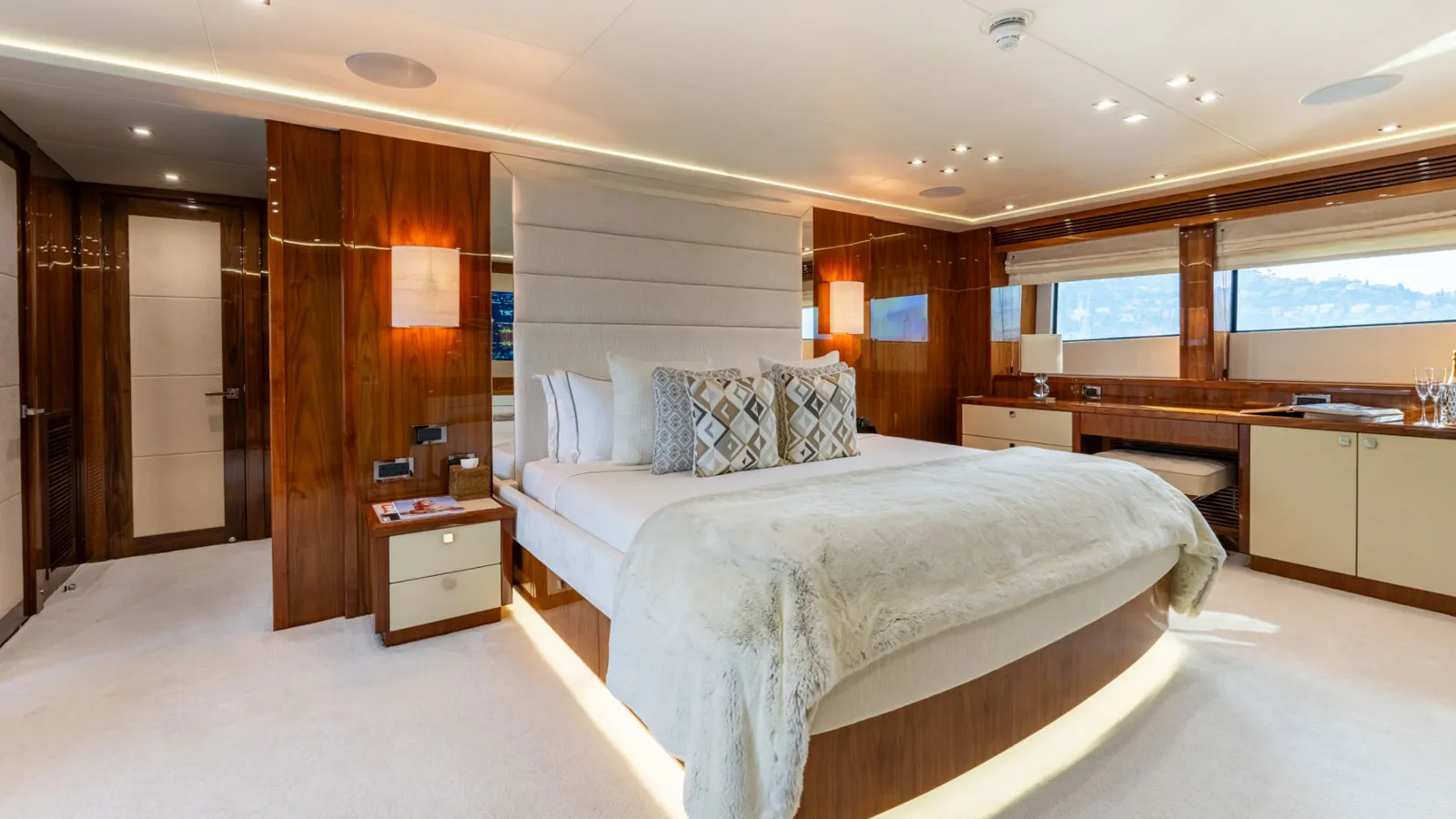 40m Sunseeker motor yacht Anya listed for sale under JCA