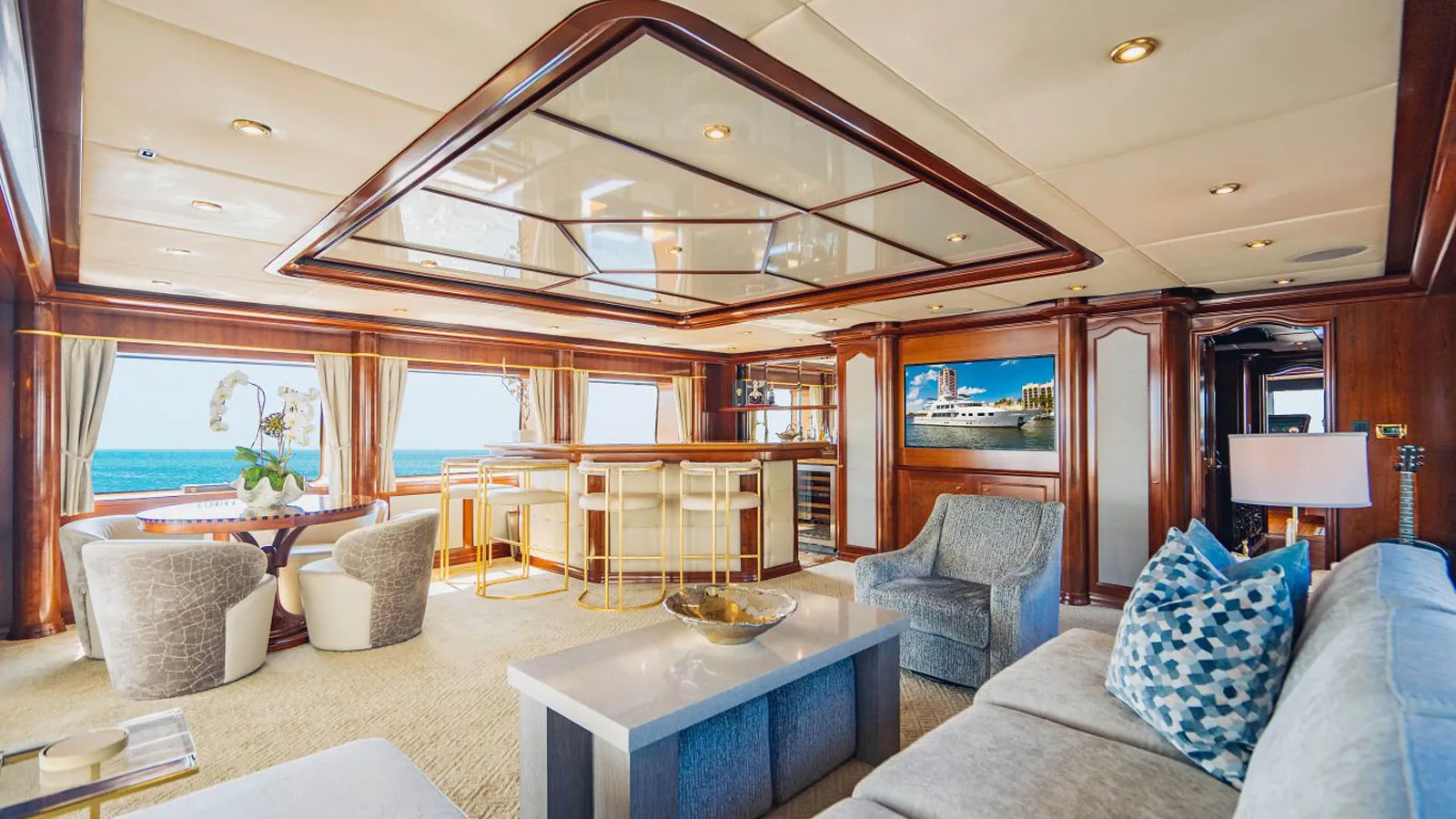 43m Trinity motor yacht Aquasition receives max-width:100% !important;M price reduction