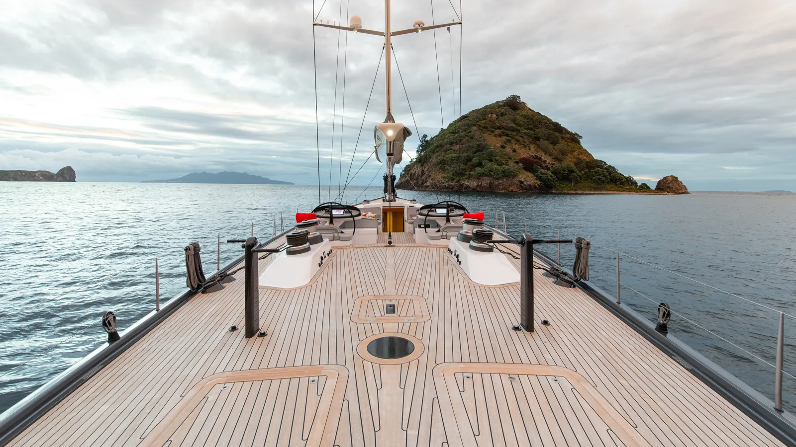 34m Dubois high-performance sloop Silvertip sold 34m Dubois high-performance sloop Silvertip sold