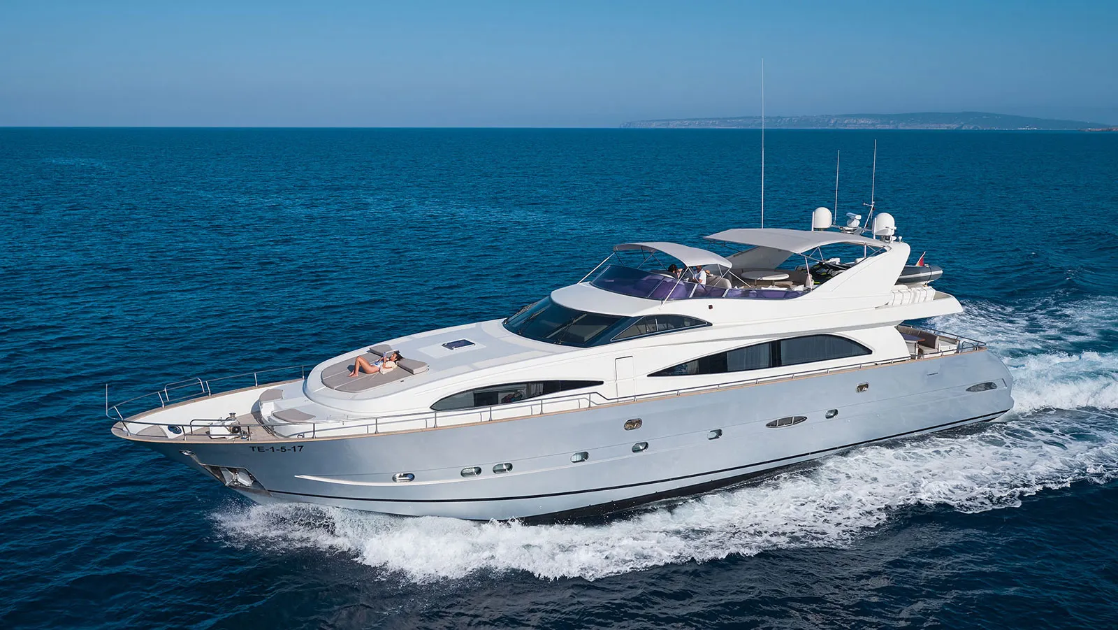 29m Astondoa motor yacht Da Vinci badly damaged by fire in Formentera