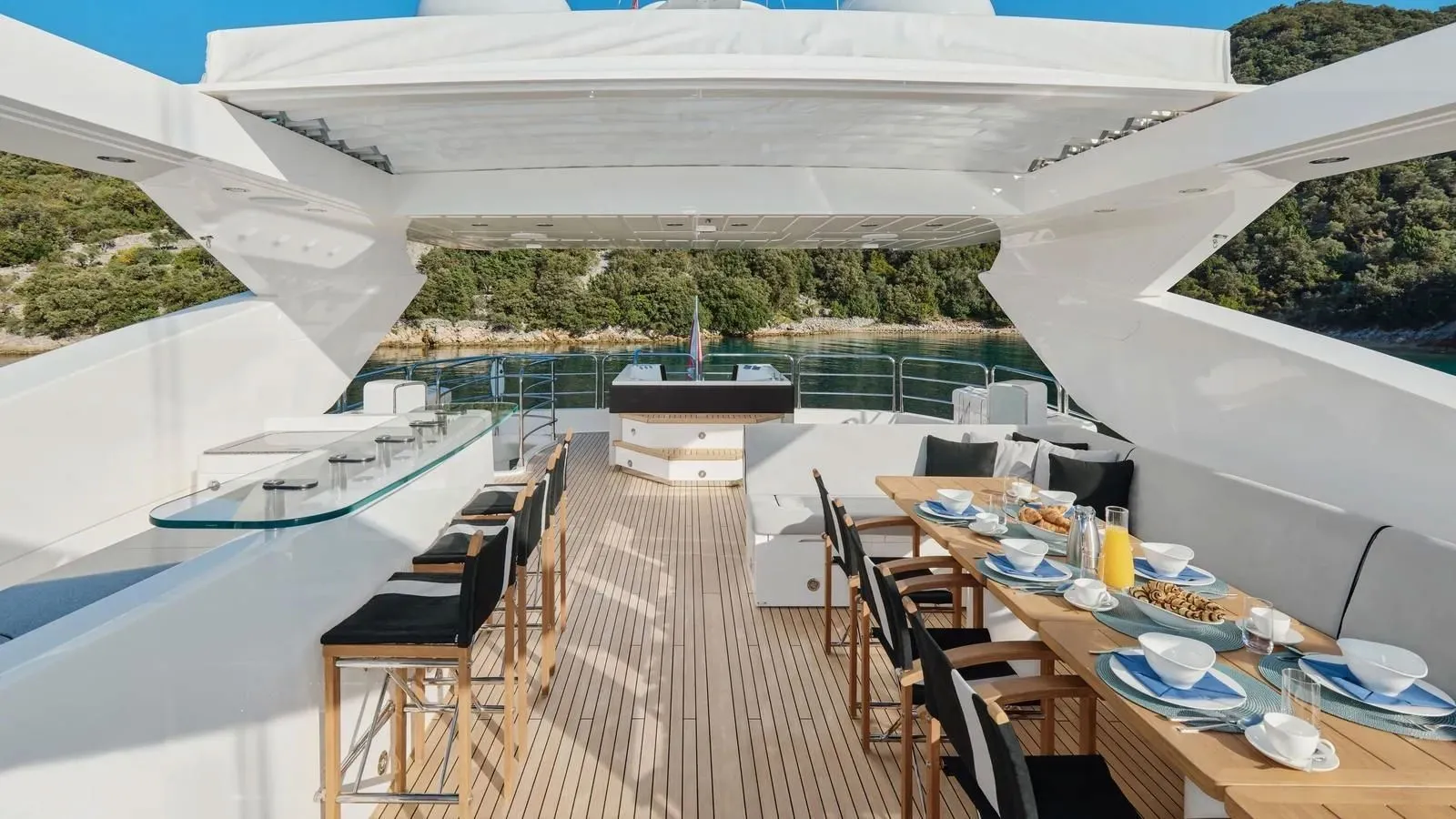 €560k price reduction on 35m Sunseeker motor yacht Wicked Play