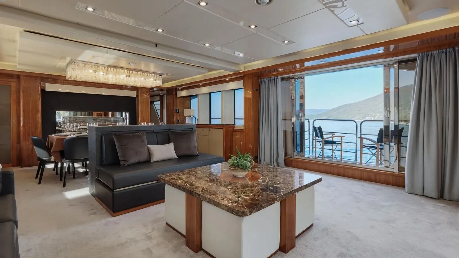 €560k price reduction on 35m Sunseeker motor yacht Wicked Play