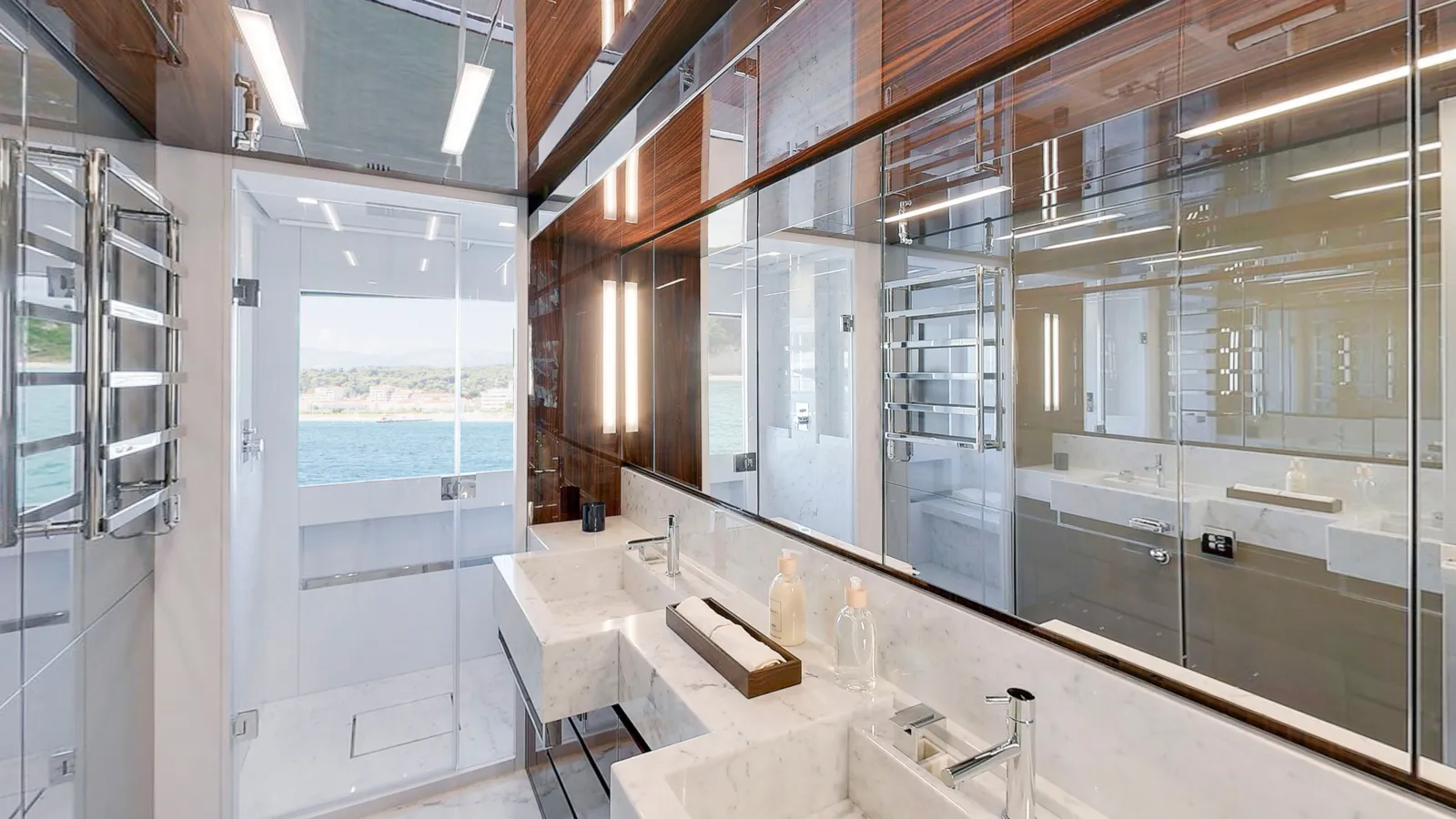 €1M price drop on 34m Riva planing yacht Elysium I