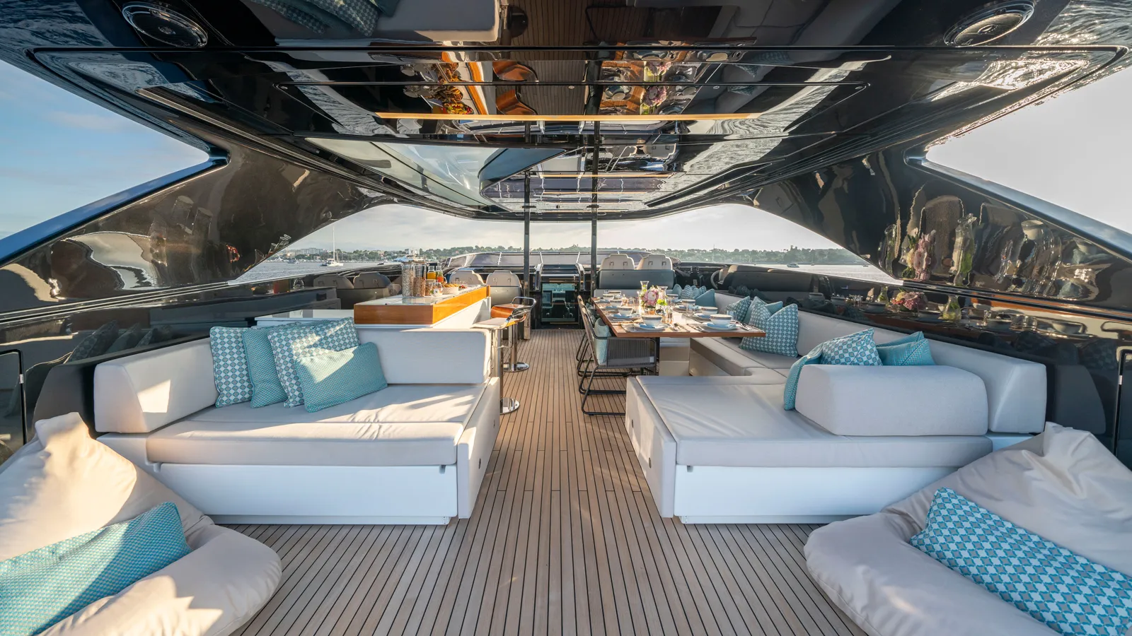 €1M price drop on 34m Riva planing yacht Elysium I