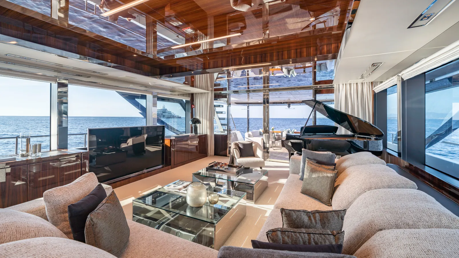 €1M price drop on 34m Riva planing yacht Elysium I